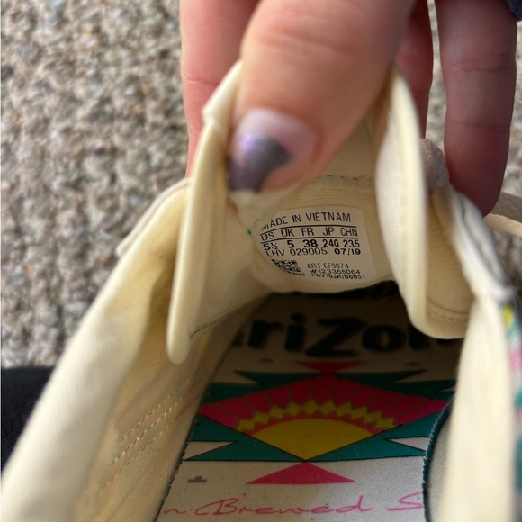 Adidas x Arizona Iced Tea Collab - Picture 5 of 5